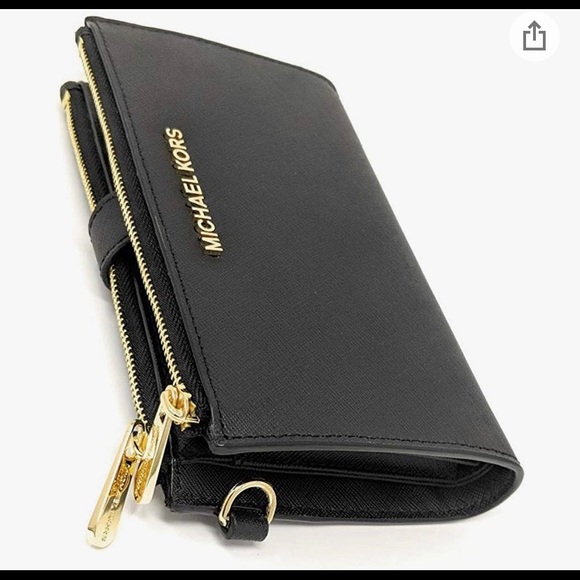 Michael Kors phone wallet - Picture 1 of 3